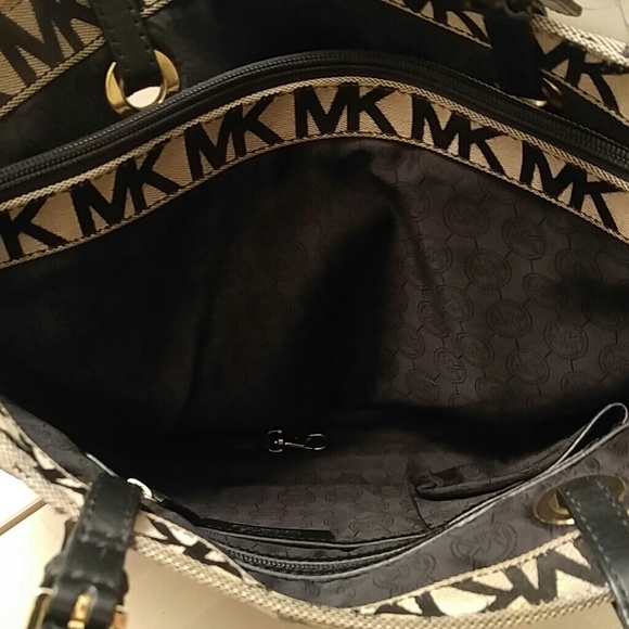 ❌SOLD❌  Michael Kors Jet Set E/W Tote - Picture 5 of 8